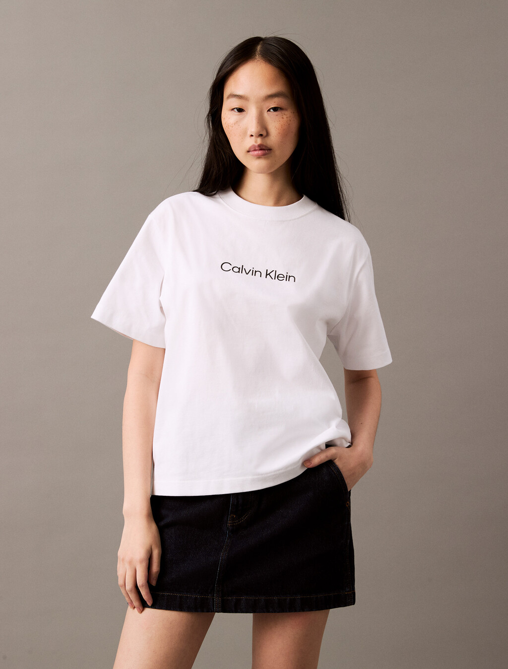 Lässiges Standard-Logo-Rundhals-T-Shirt