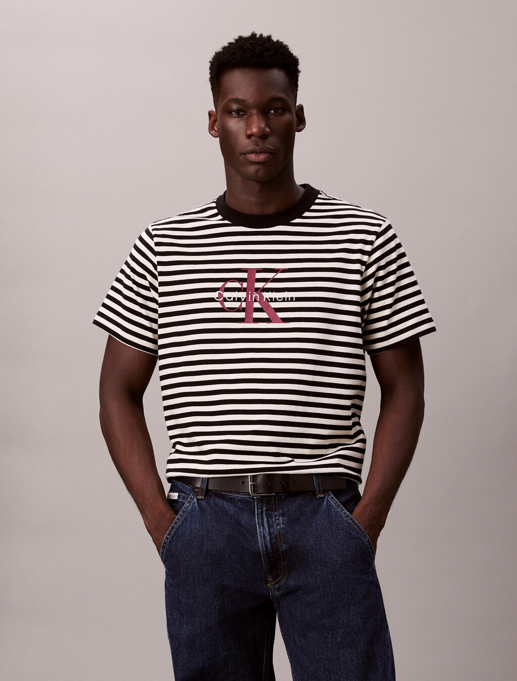 Monogram-Logo-Streifen-Lounge-T-Shirt
