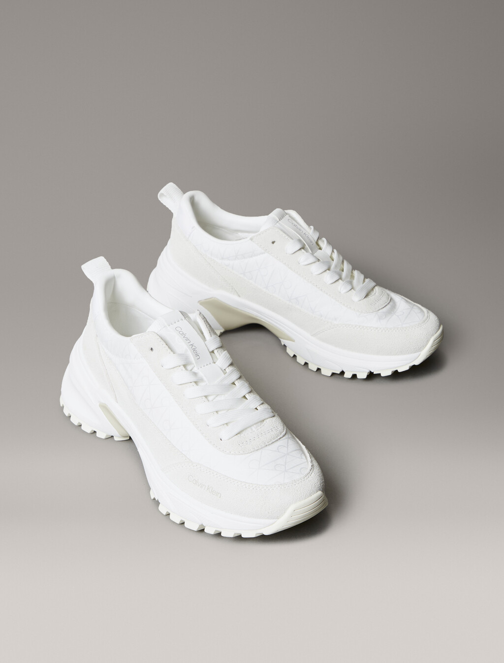 Schnürschuhe aus Wildleder und Emblem-Logo-Nylon