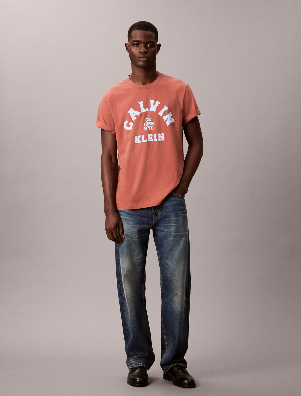 Relaxed T-Shirt mit Varsity-Logo-Graphic