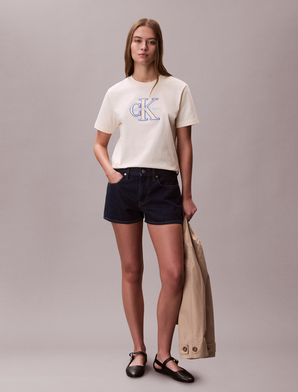 T-Shirt mit Monogramm-Applikation