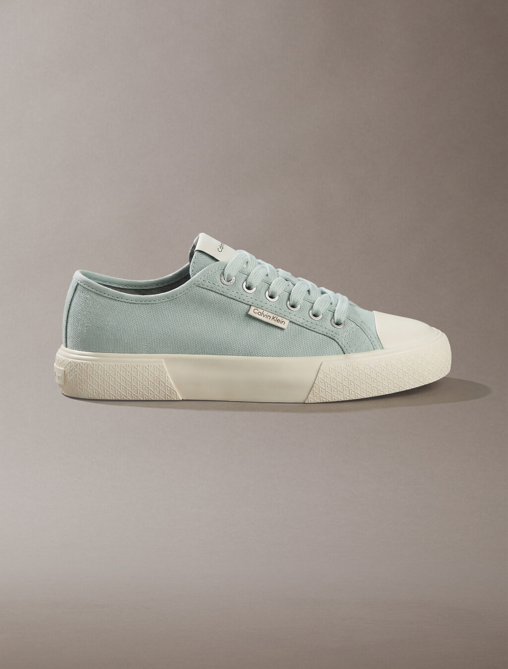 Vulkanisierte Schnürschuhe aus Leinwand