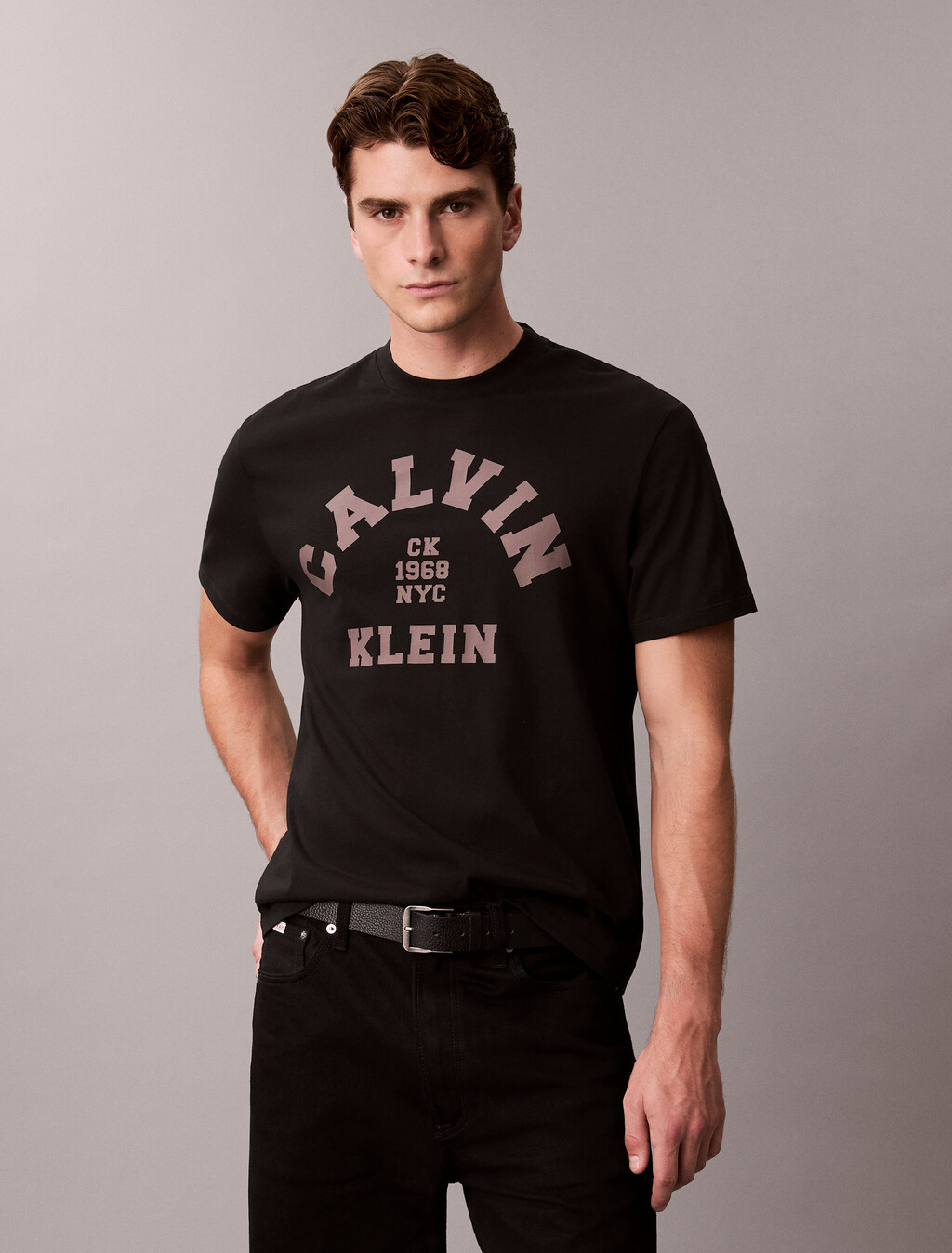 Relaxed T-Shirt mit Varsity-Logo-Graphic