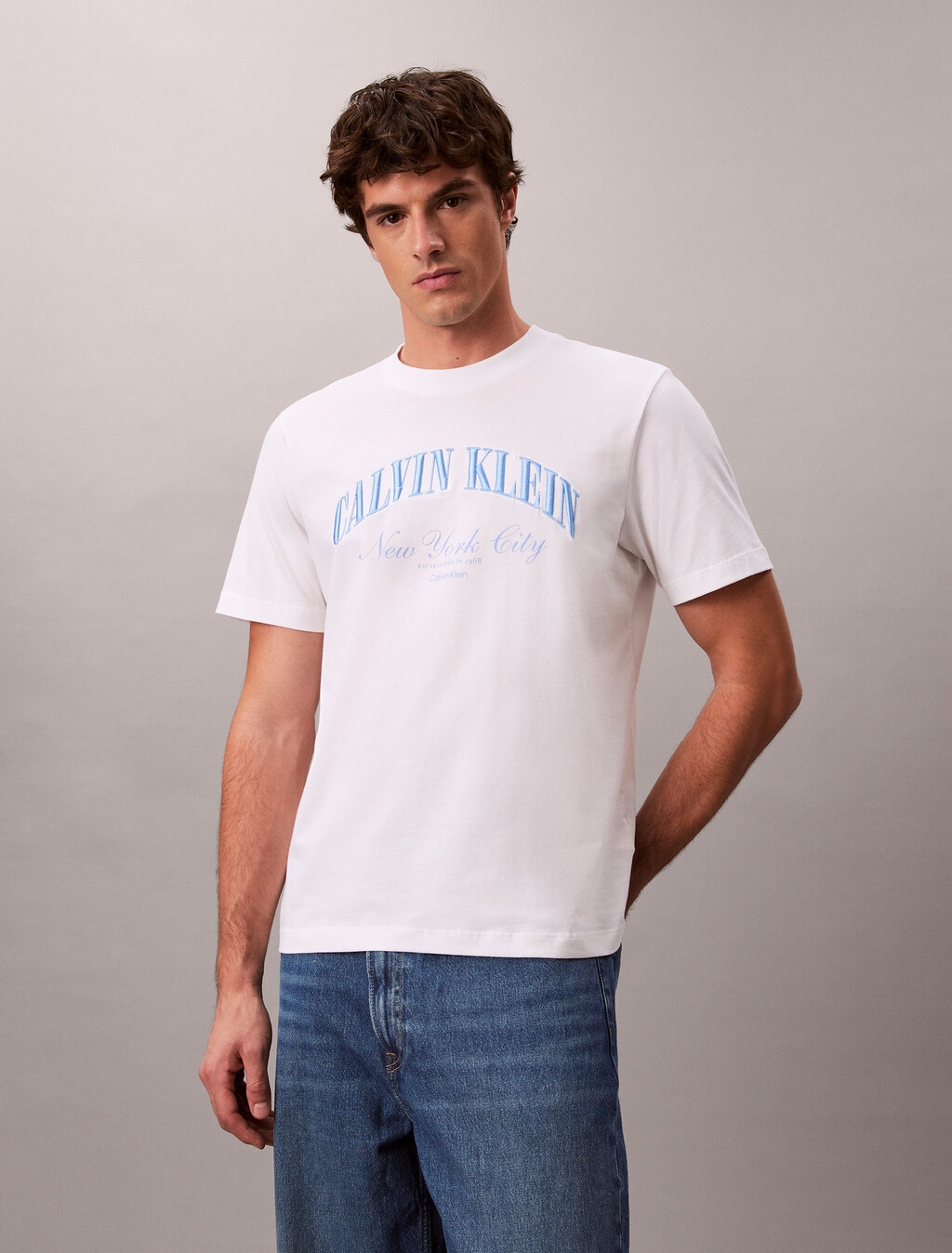 Gesticktes NYC-Logo-T-Shirt