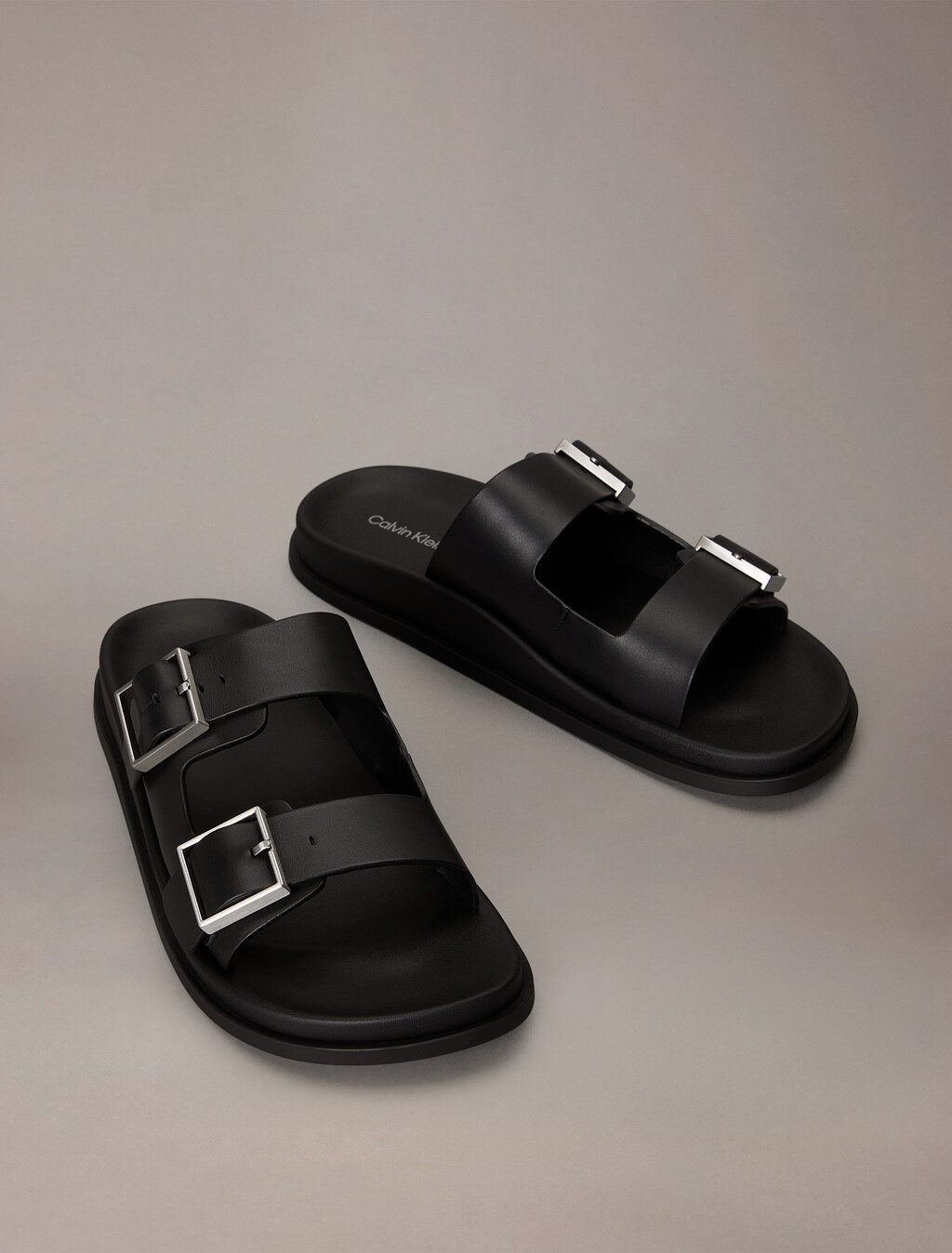 Doppel-Schnallen-Stadt-Sandalen