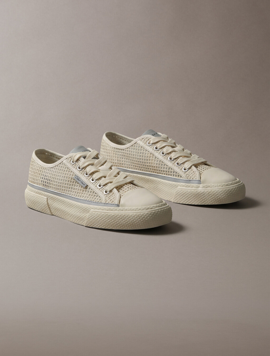 Vulkanisierte Schnürschuhe mit strukturiertem Obermaterial