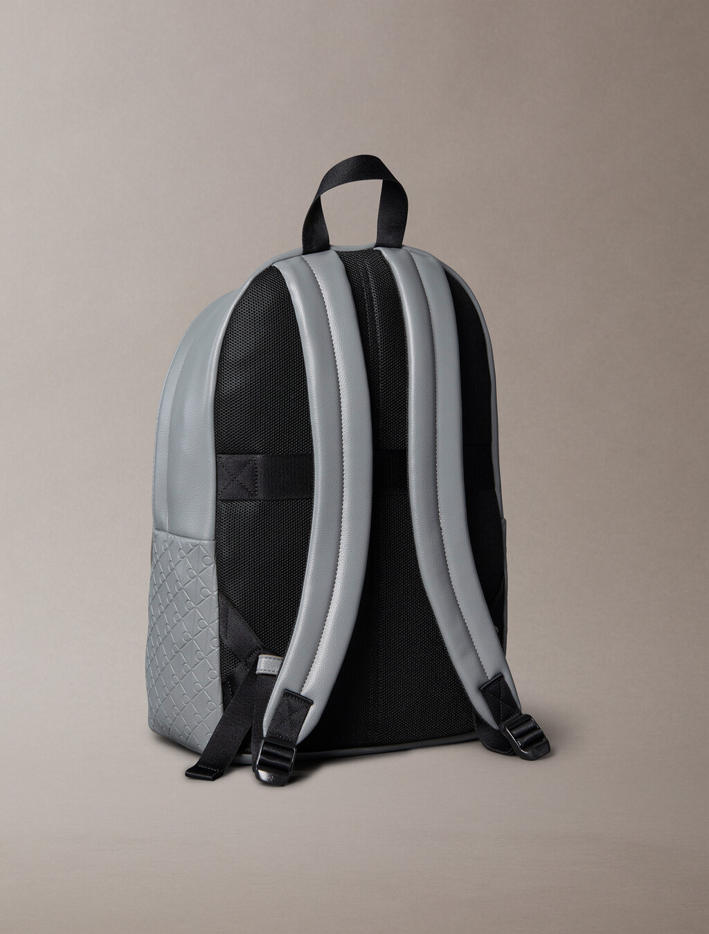 Rückentaschenrucksack mit geprägtem Monogramm