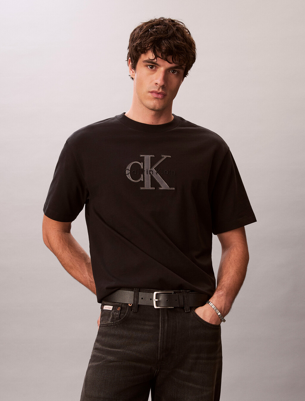 Lässiges T-Shirt mit Logo-Applikation