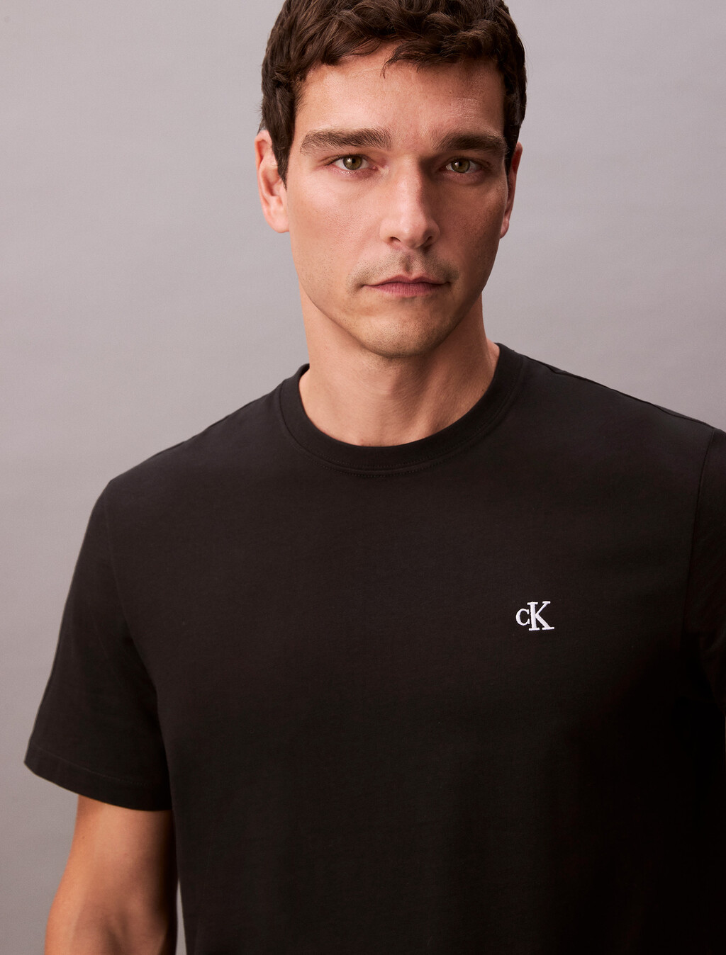 Gestickter Monogramm-Logo-Loungeshirt