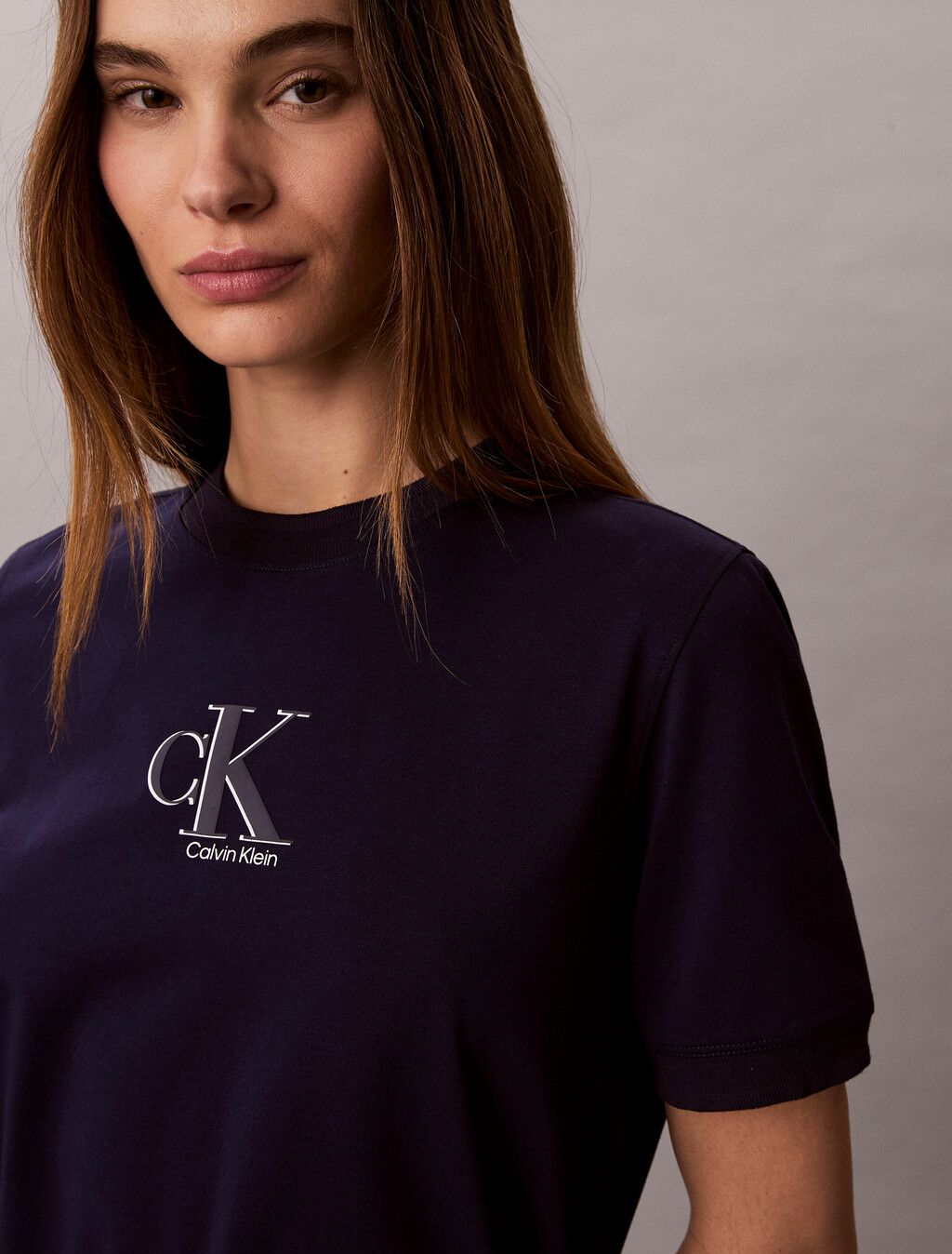 Kühles T-Shirt-Kleid mit Taillenband