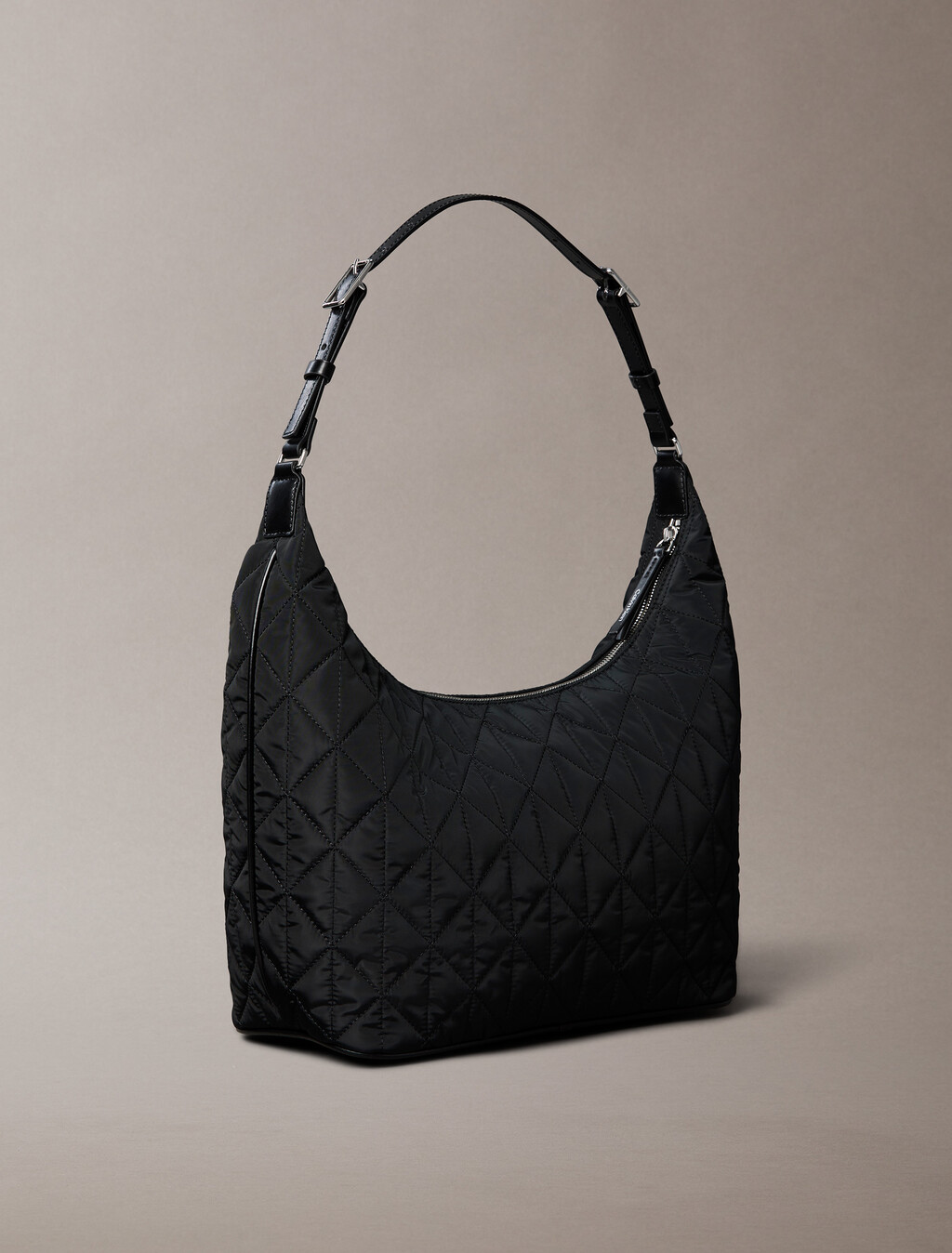 Nylon-Schultertasche mit gestepptem Emblem