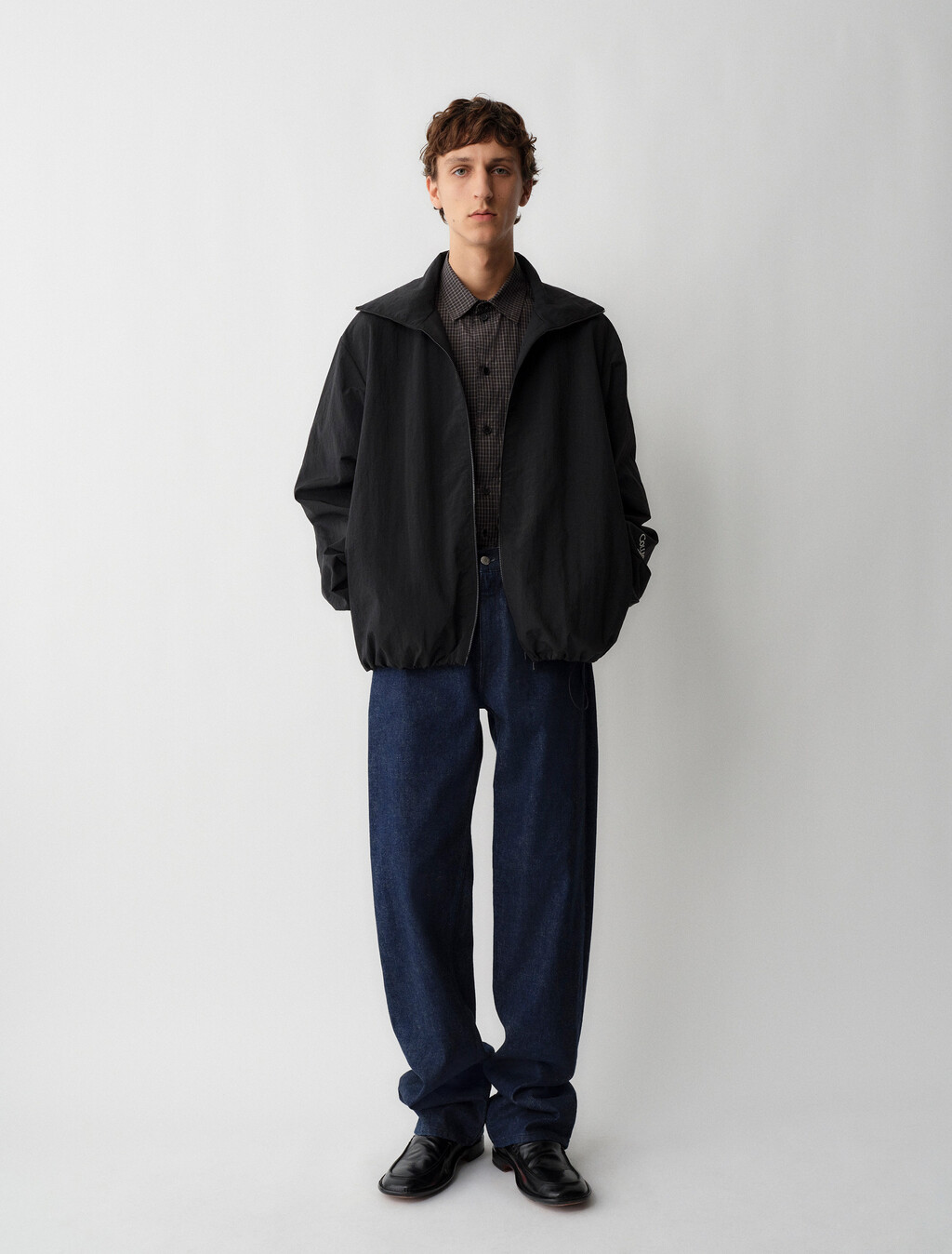 02 Mid-Rise-Weitbeinige Jeans