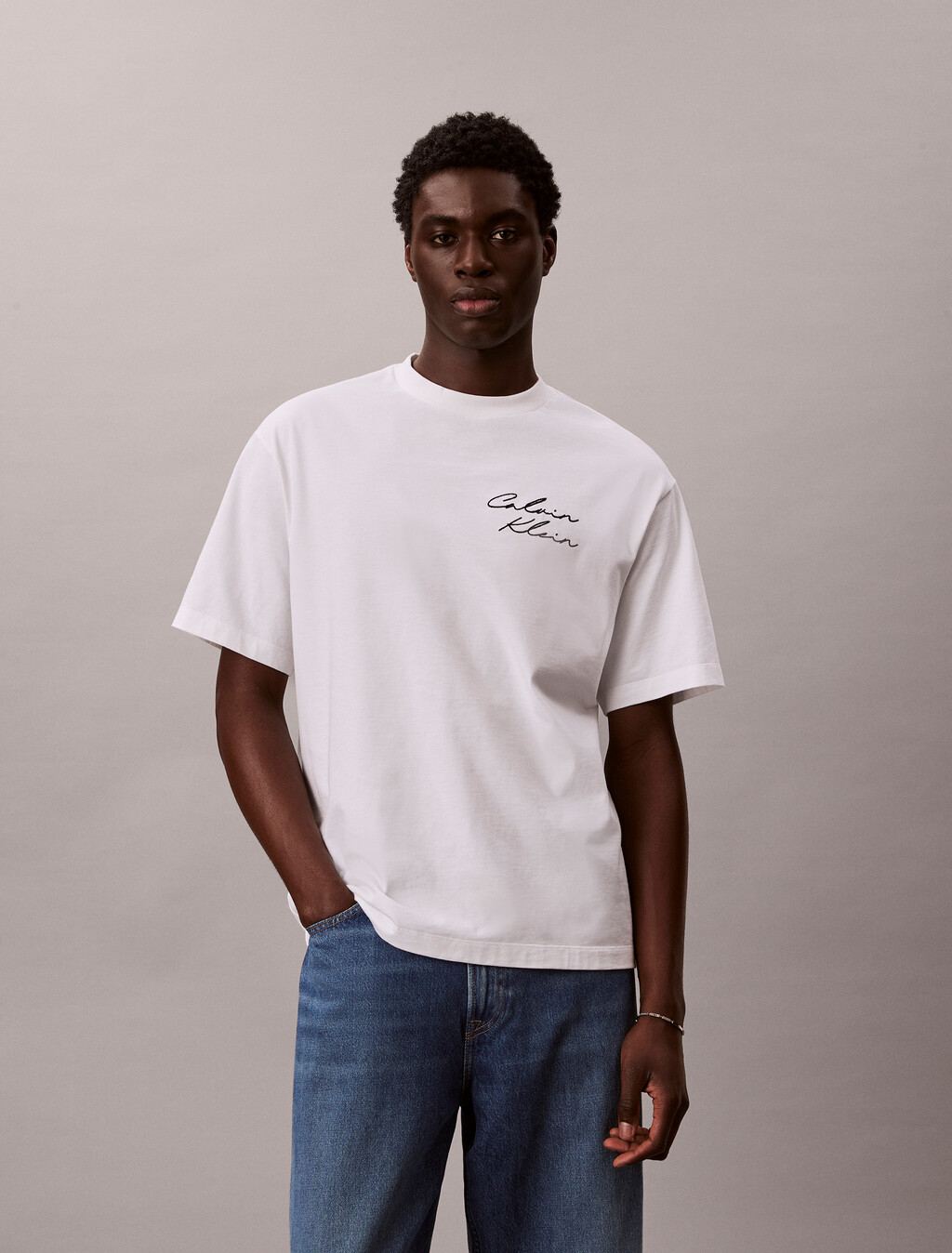 Lässiges T-Shirt mit Script-Logo