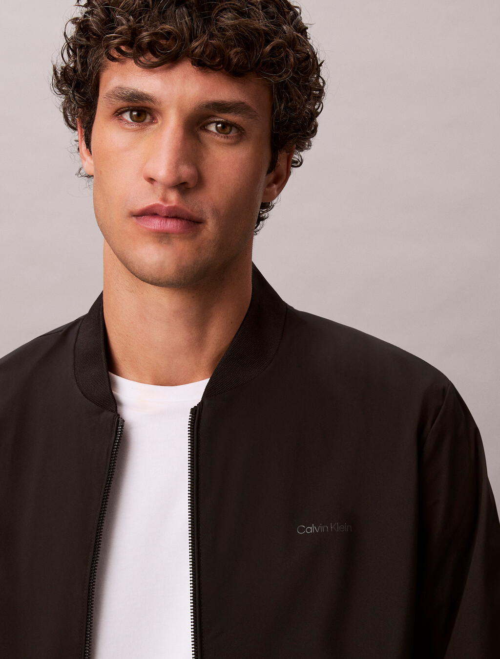 Matte-Bomberjacke