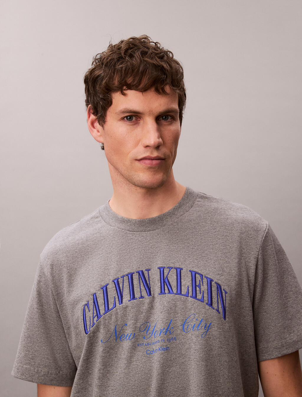 Gesticktes NYC-Logo-T-Shirt