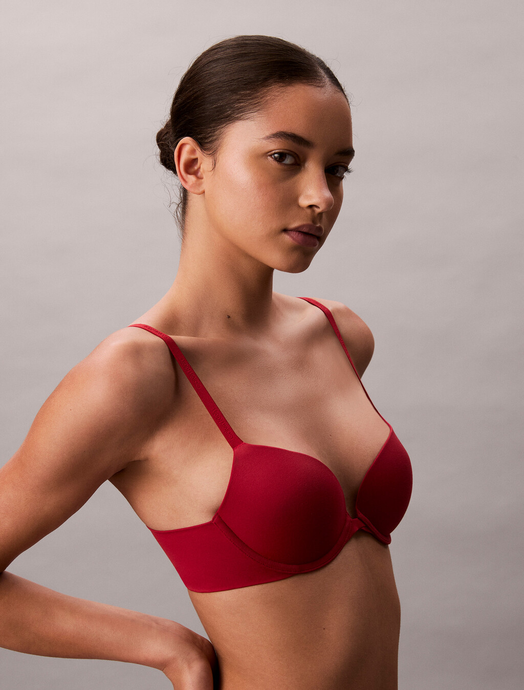 Perfekt passender Push-Up-Plunge-BH