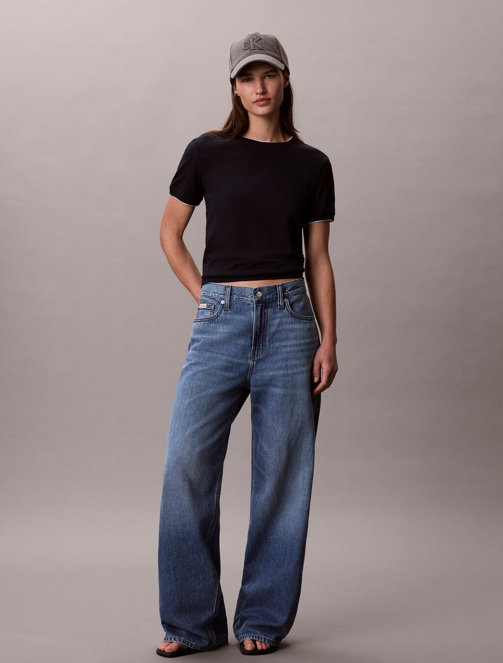 Cotton-Modal-T-Shirt mit Kontrastbündchen