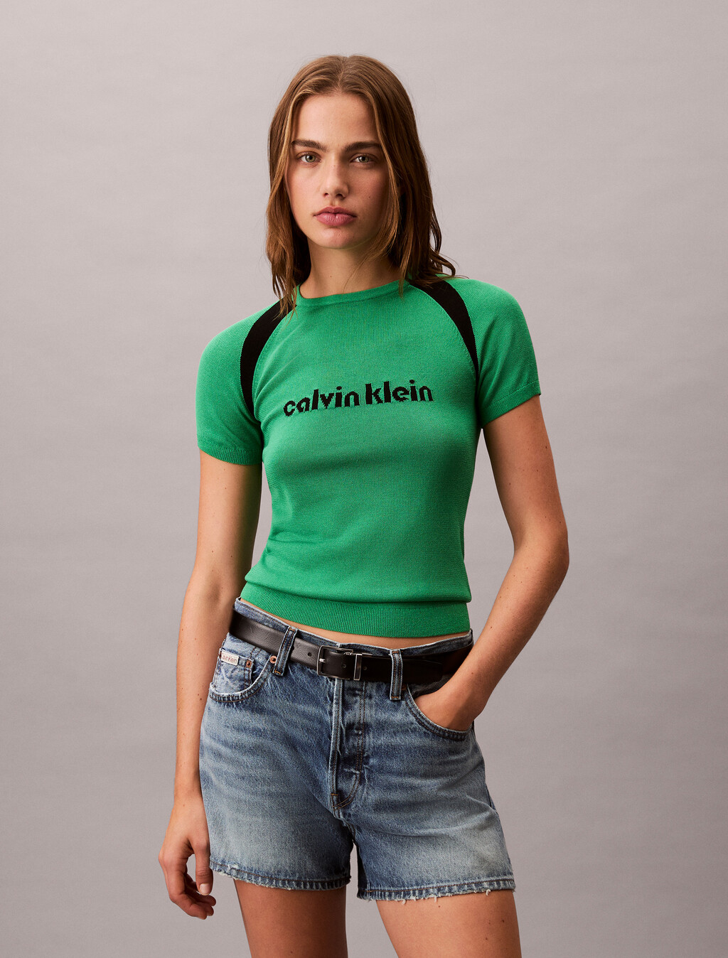 Slim-T-Shirt mit Kontrast-Logo-Graphic