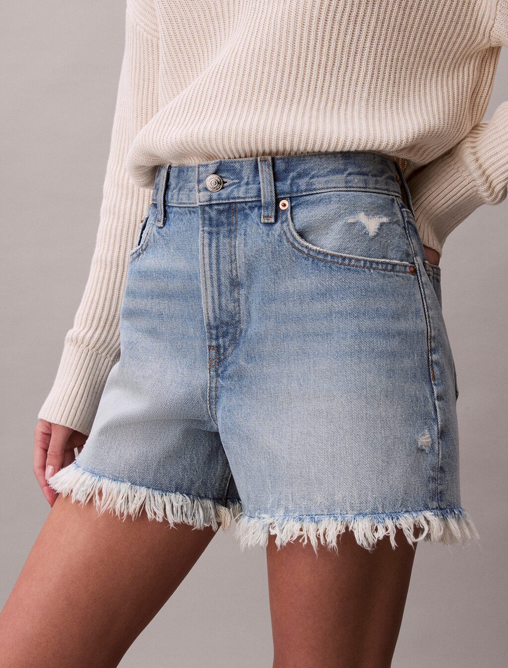 90er-Jahre lässige abgenutzte Denim-Shorts