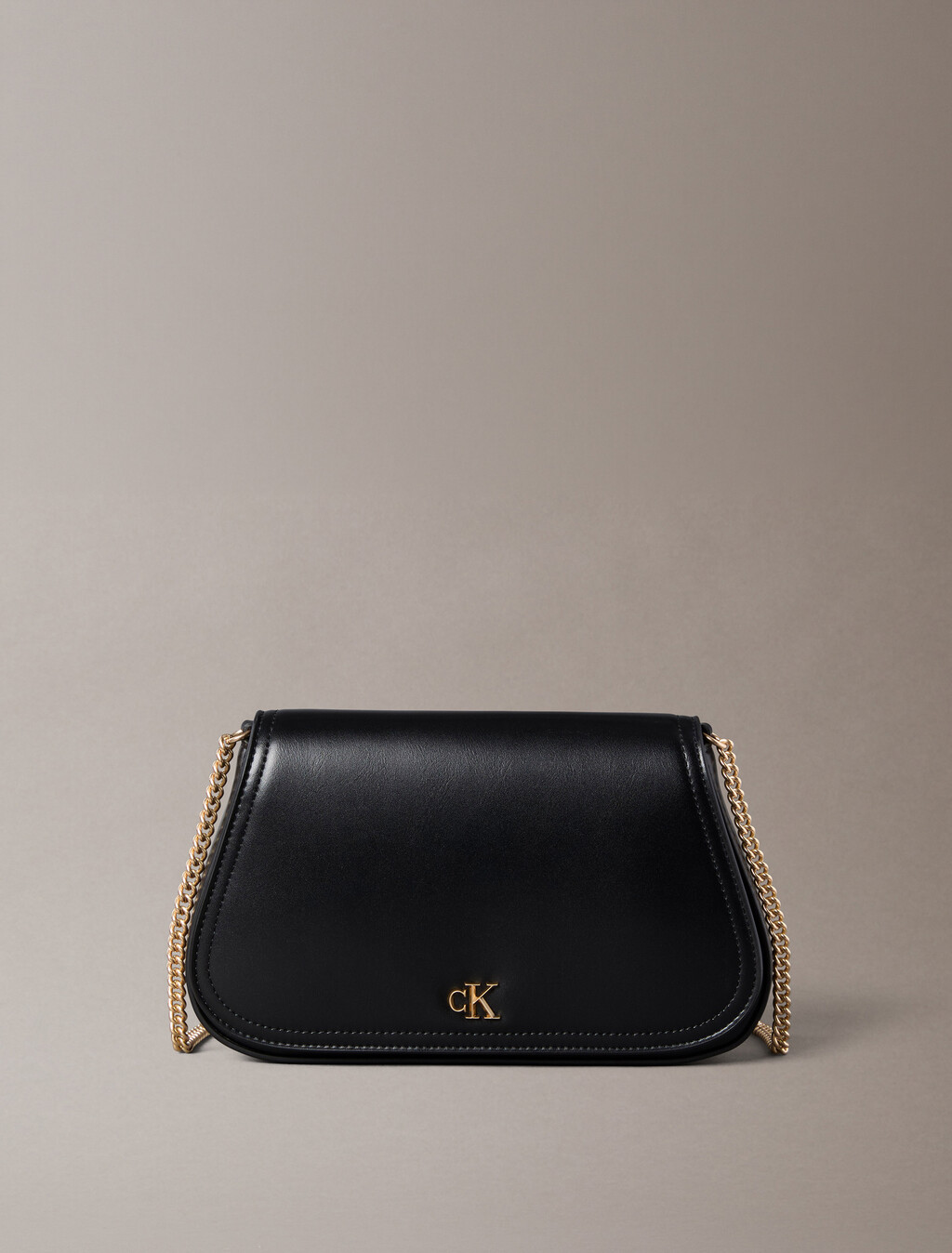 Gekrümmte Brieftasche mit Kettengurt