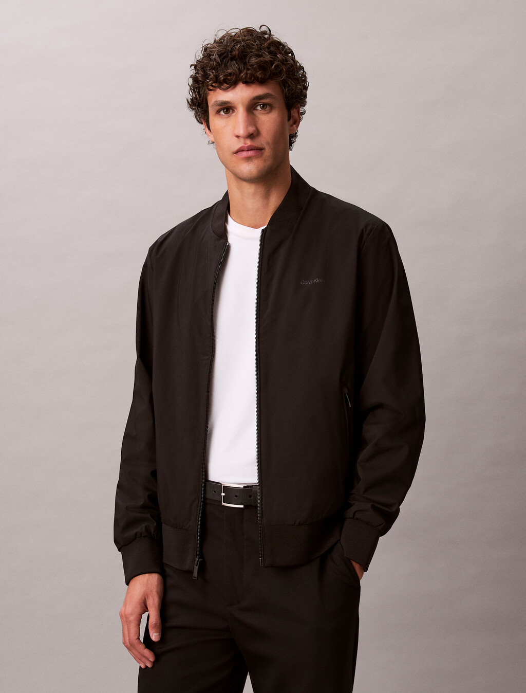 Matte-Bomberjacke