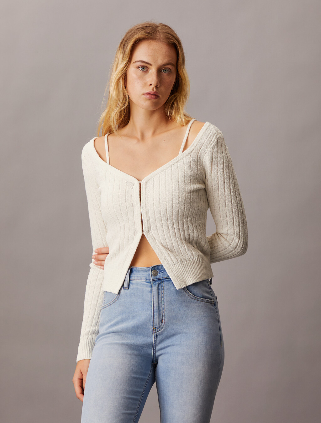 Sinnlicher Strickpullover mit Trägern