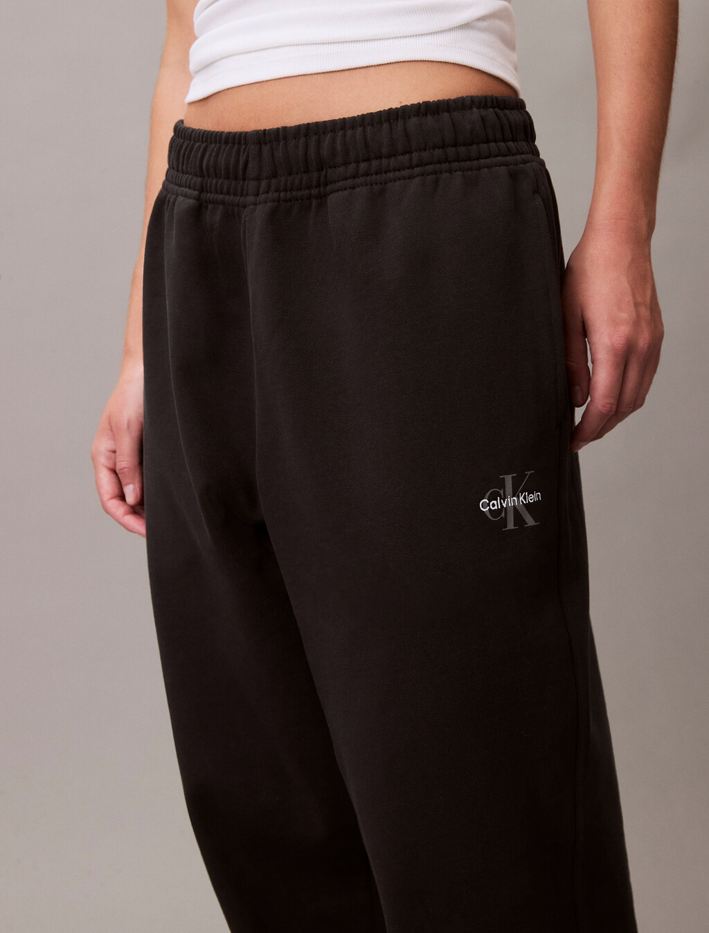 Lässige Jogger mit Monogramm