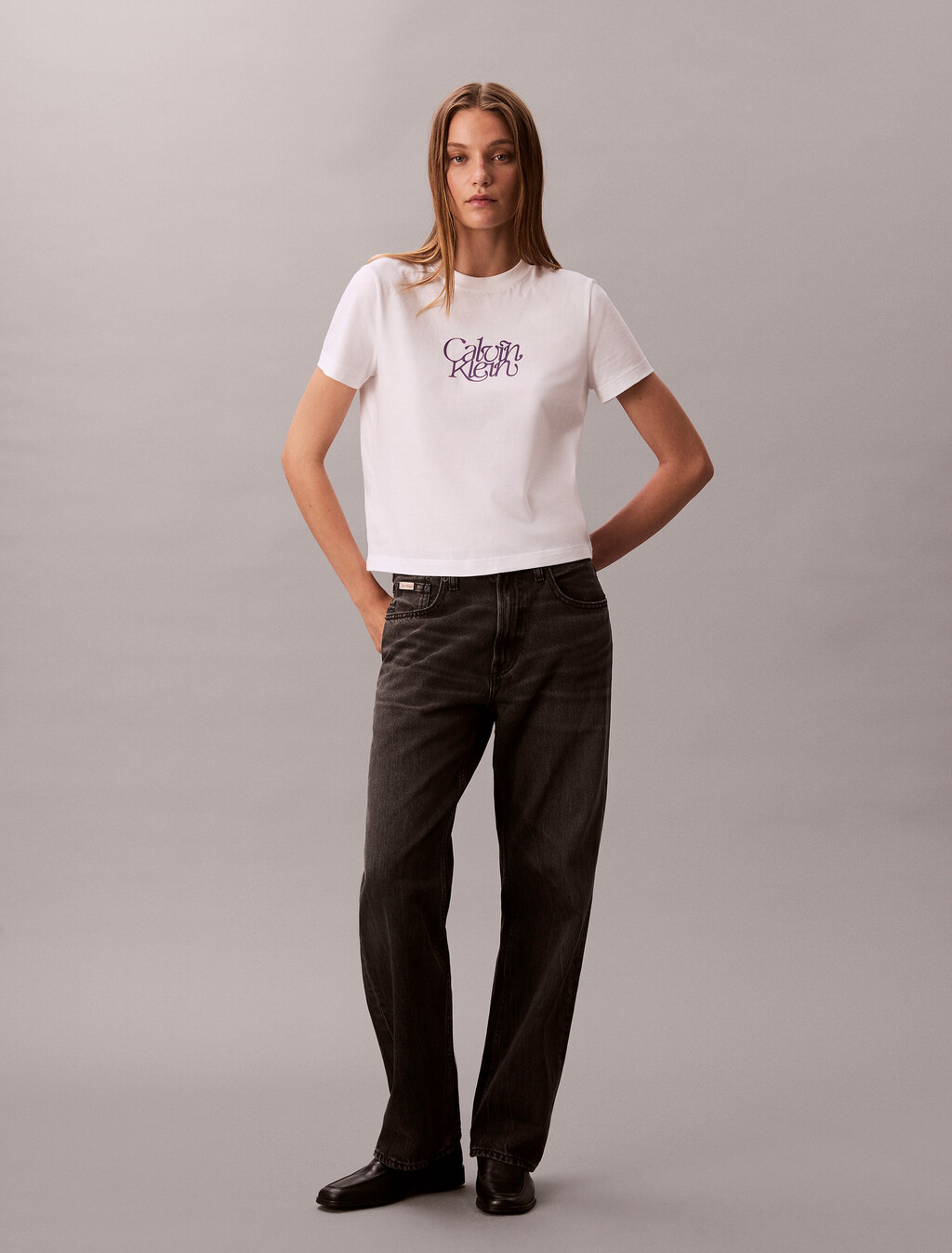 Slim-T-Shirt mit Script-Logo-Graphic