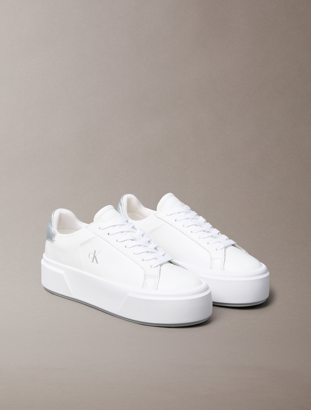 Sienna - Leder-Logo-Plattform-Sneaker